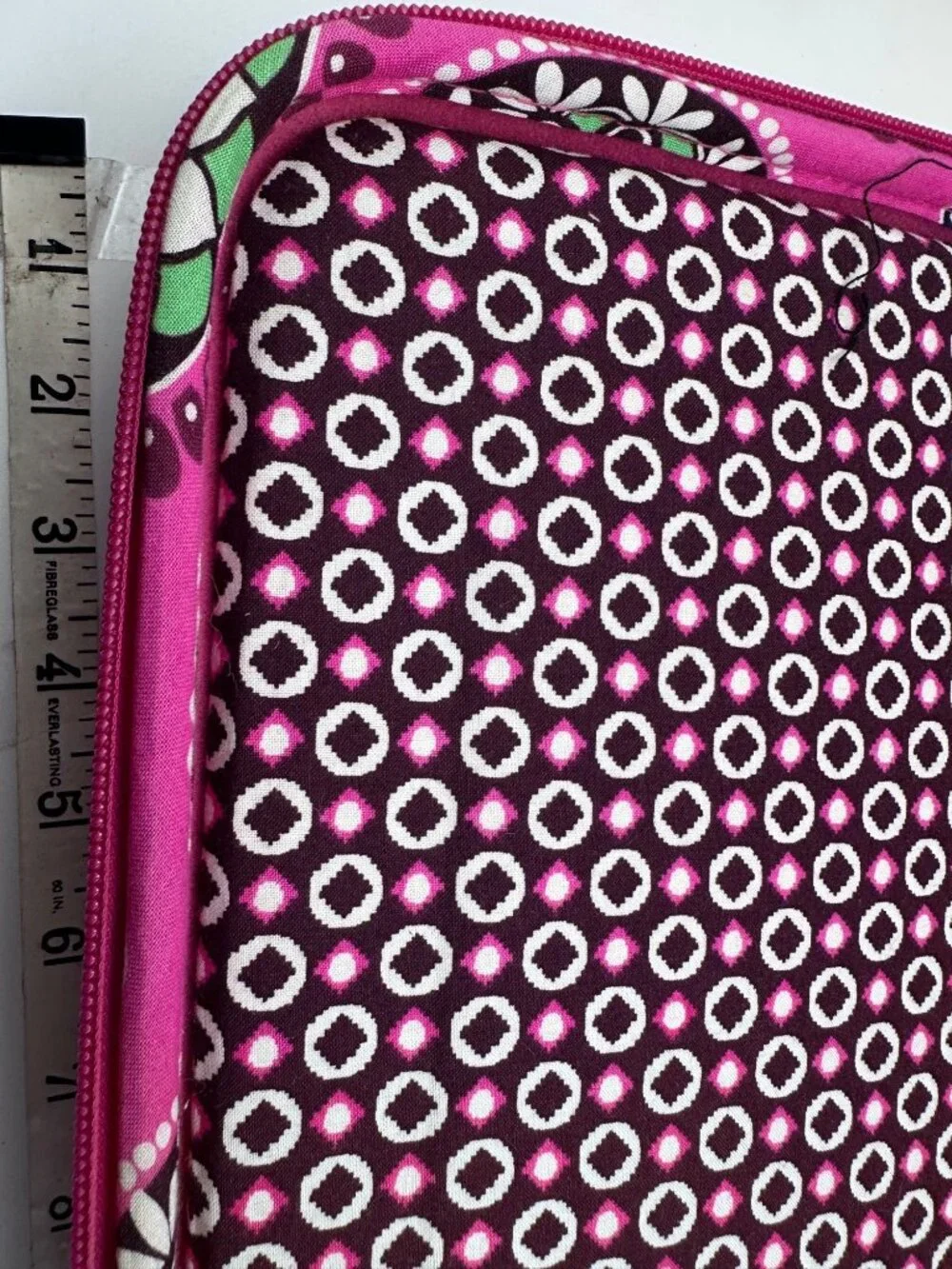 Vera Bradley Cupcakes Pink Circle Floral Quilted Laptop Case Adjustable Strap Ha